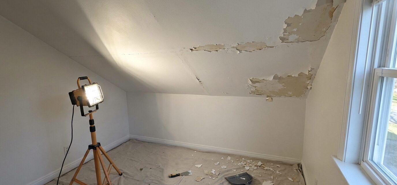 10 fouten bij plafondafwerking die het resultaat verstoren.