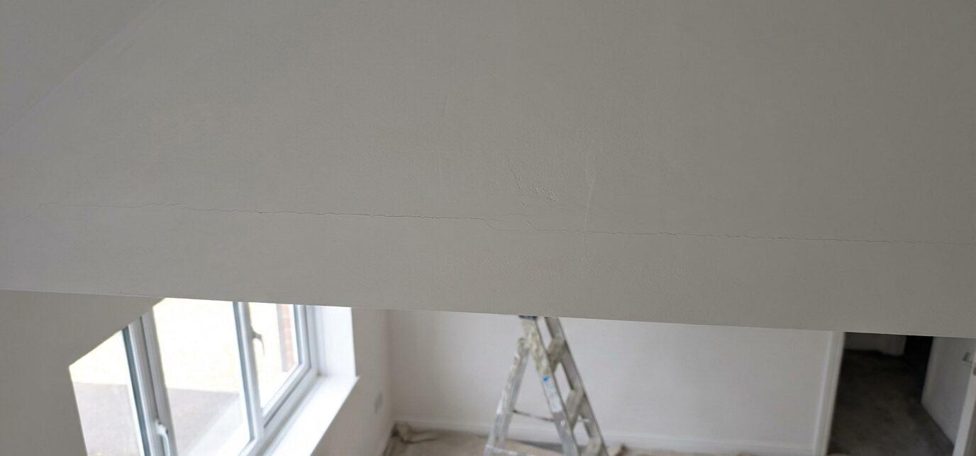 10 fouten bij plafondafwerking die het resultaat verstoren. Wat plafondafwerking precies inhoudt en waarom fouten direct zichtbaar zijn